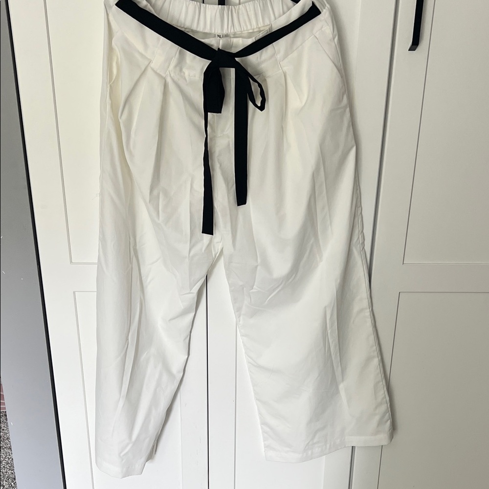 White Wide-Leg Pants with Black Tie